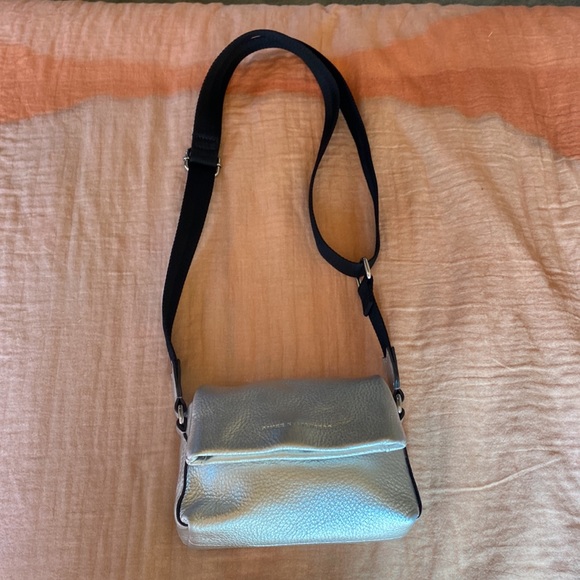 COPY - Aimee Kestenberg Leather Silver Crossbody bag (New!) - Picture 2 of 6